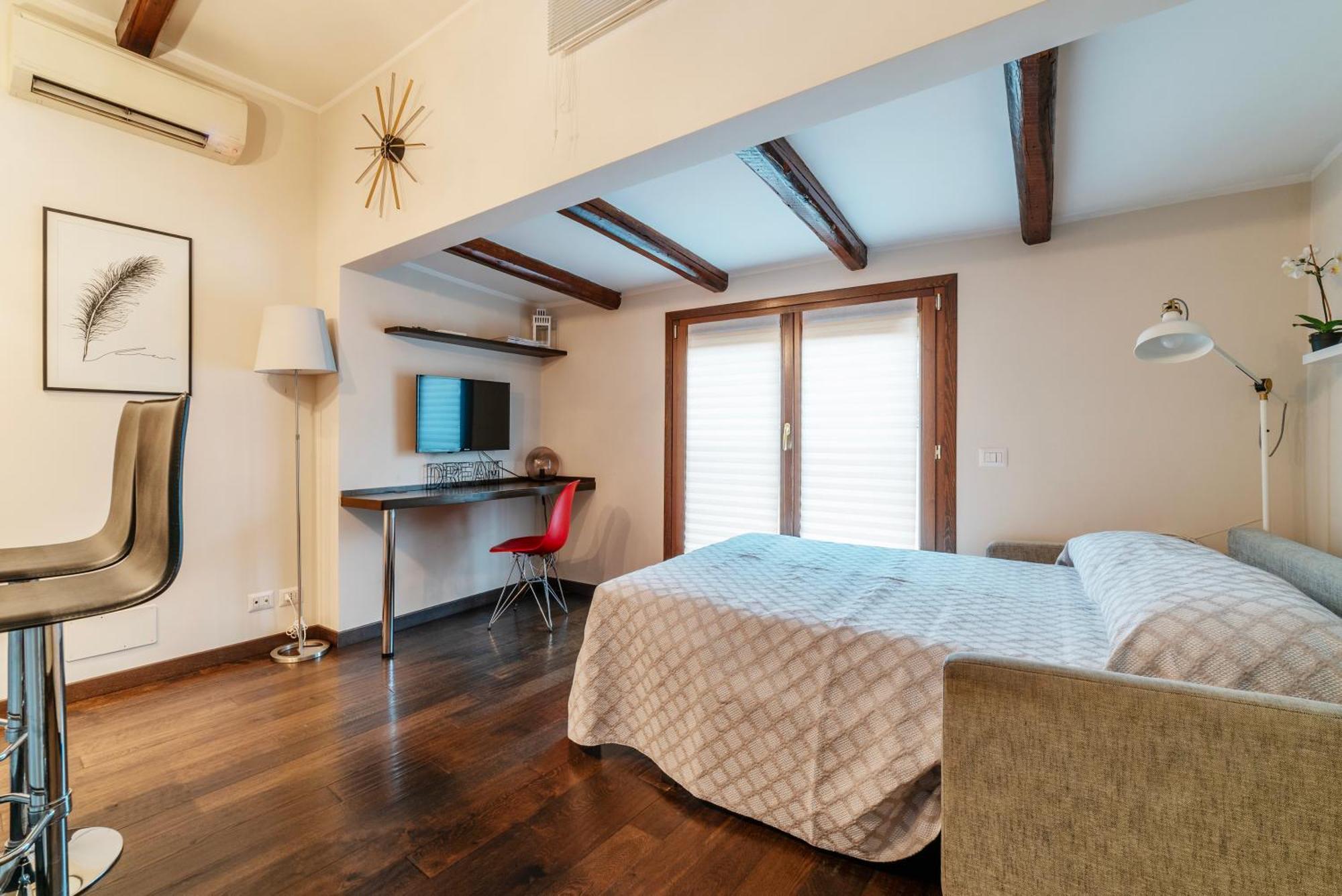 Ad Un Passo Da Piazza Di Pietra - Mini House Apartment *