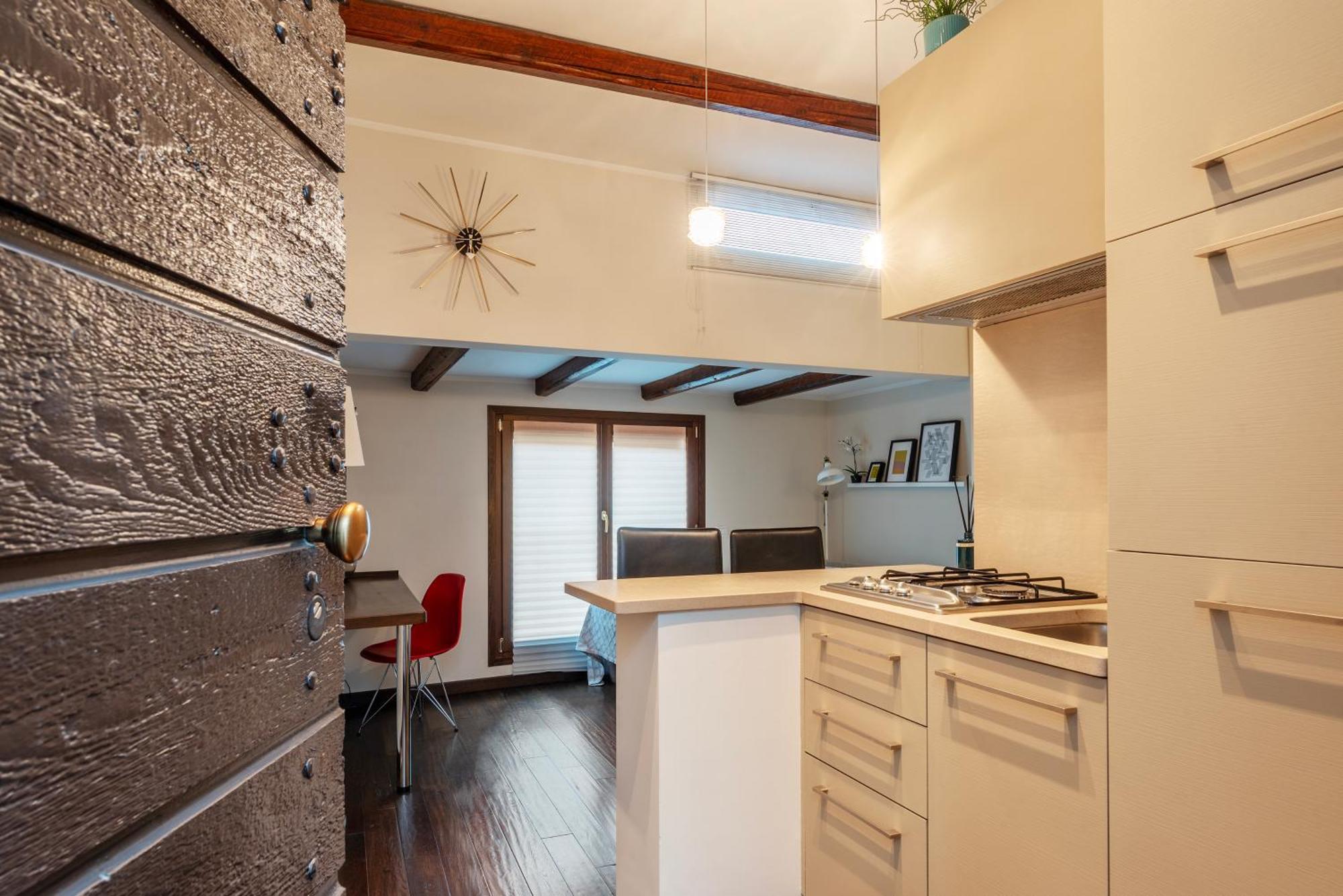 Ad Un Passo Da Piazza Di Pietra - Mini House Rom