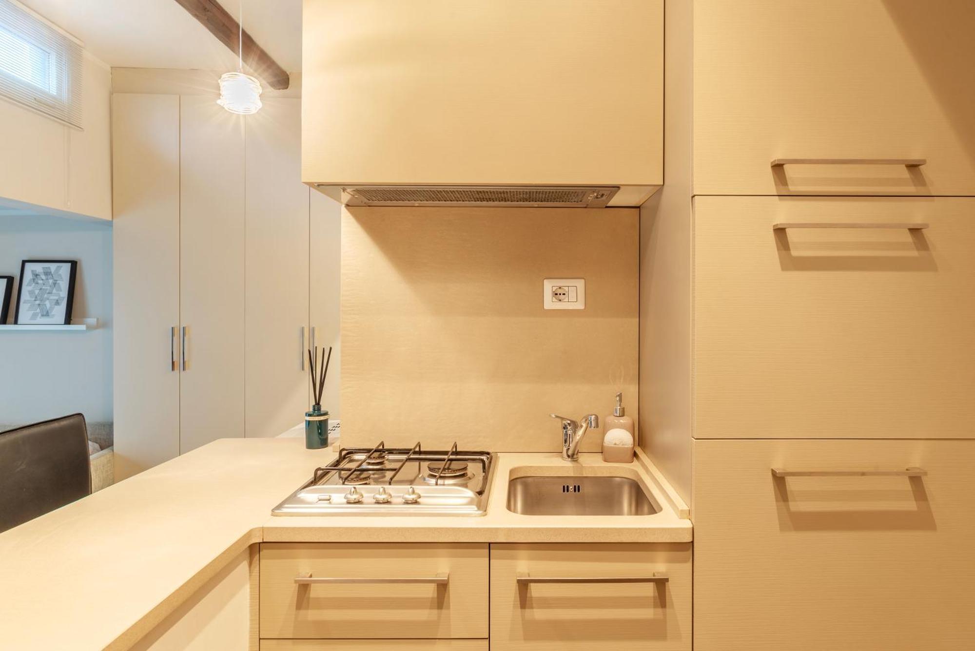 Apartment Ad Un Passo Da Piazza Di Pietra - Mini House