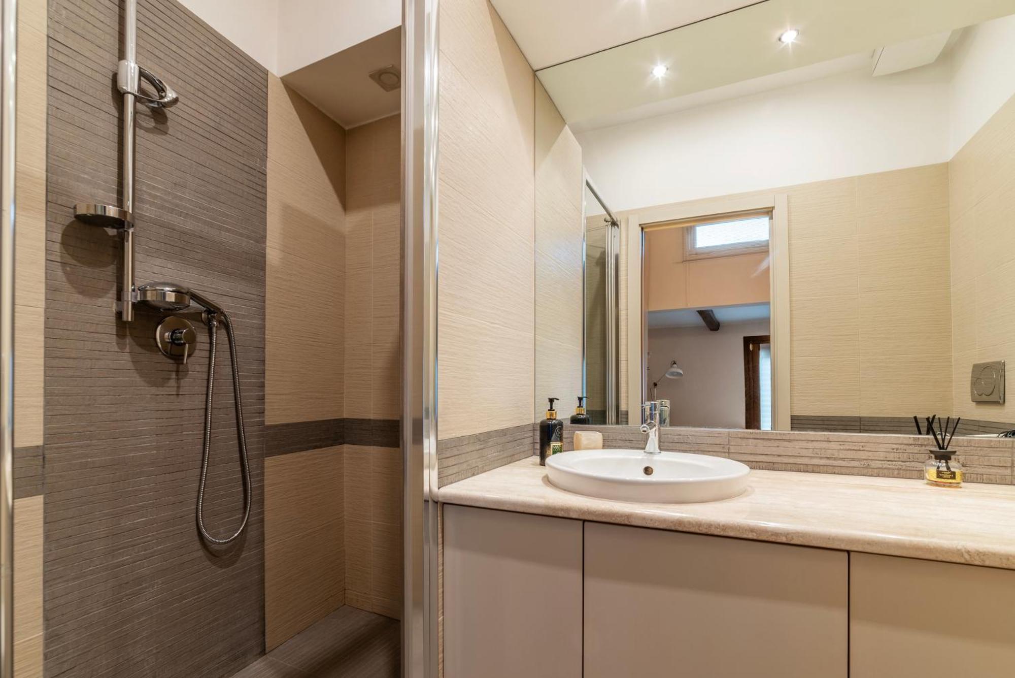 Ad Un Passo Da Piazza Di Pietra - Mini House Apartment